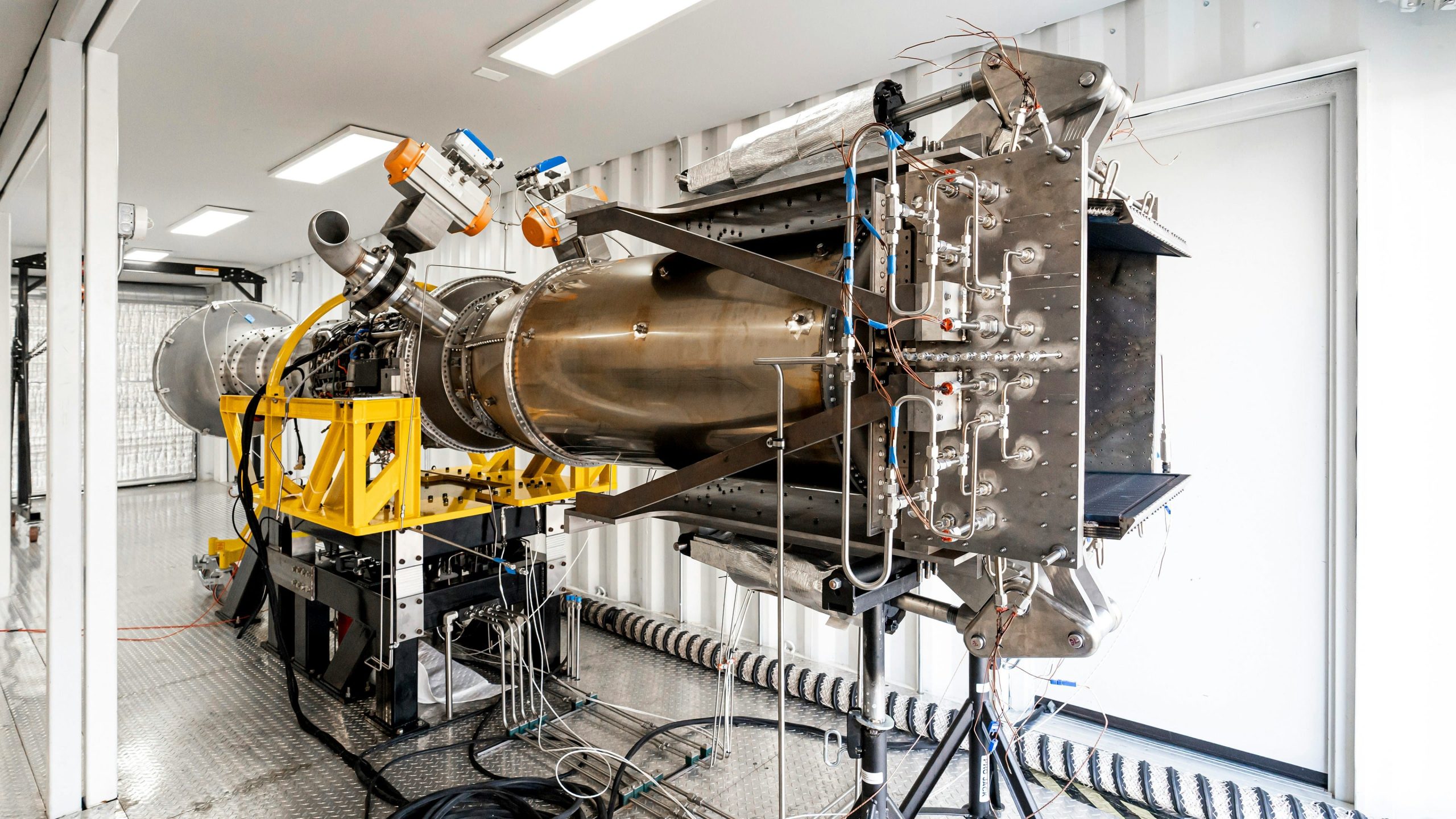 Jet engine